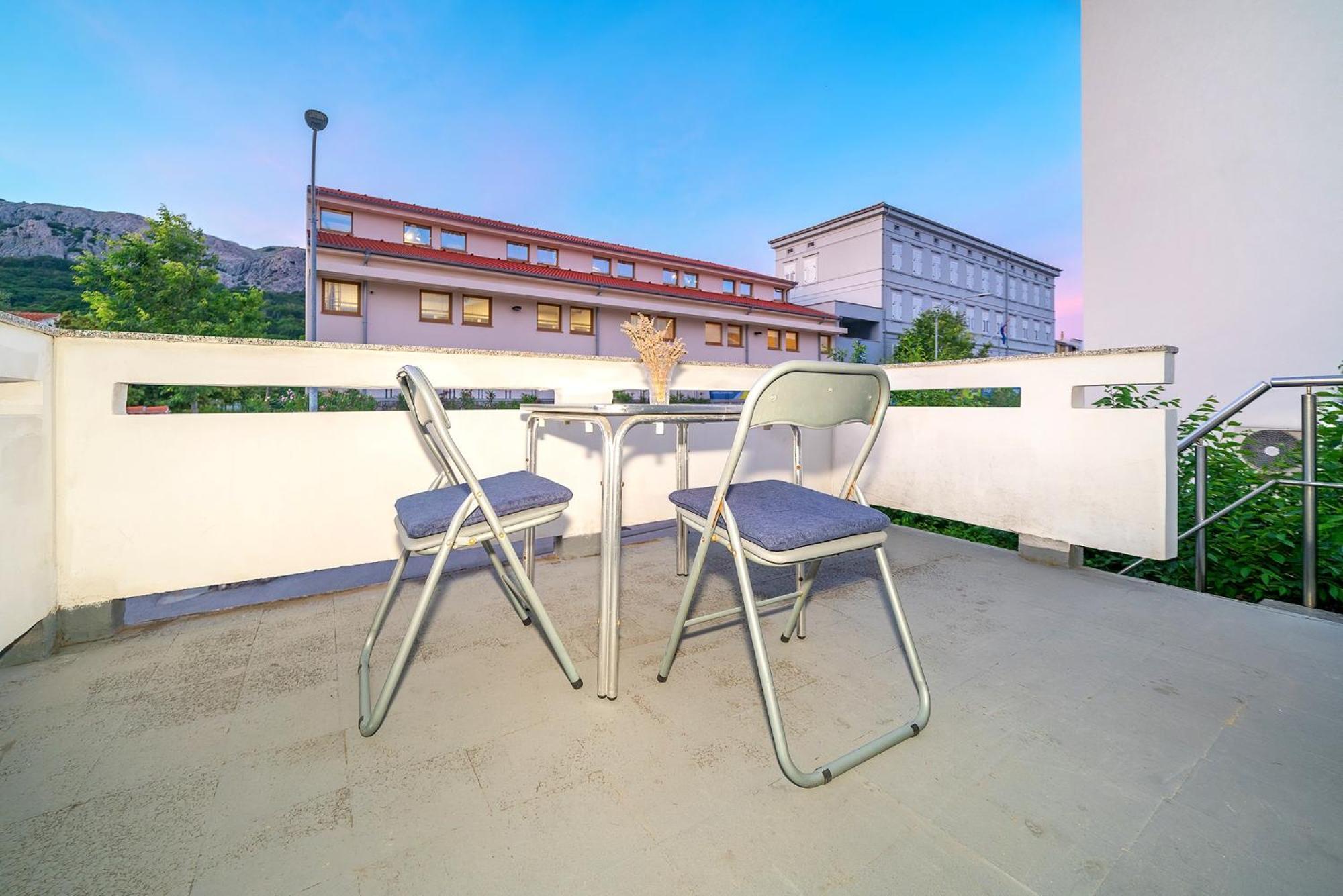 Apartment Nada & Ivan With Terrace Baska (Krk)